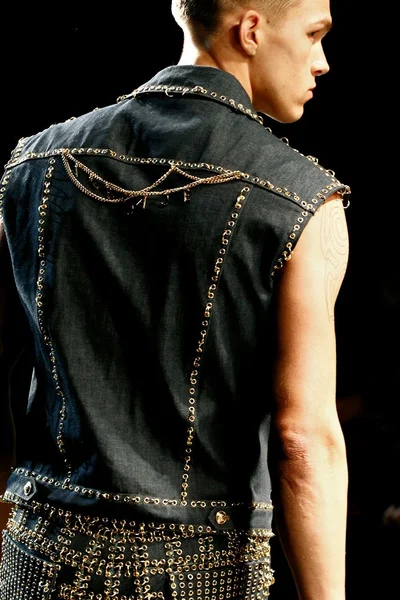 Look 9